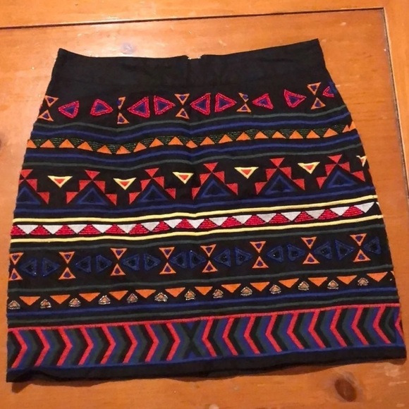 Sam Edelman size 2 mini skirt Aztec print - Picture 2 of 6